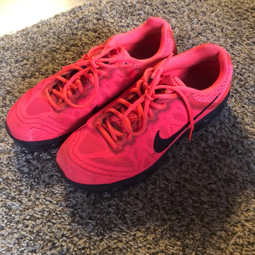 Shoes - Picture 2 of 3